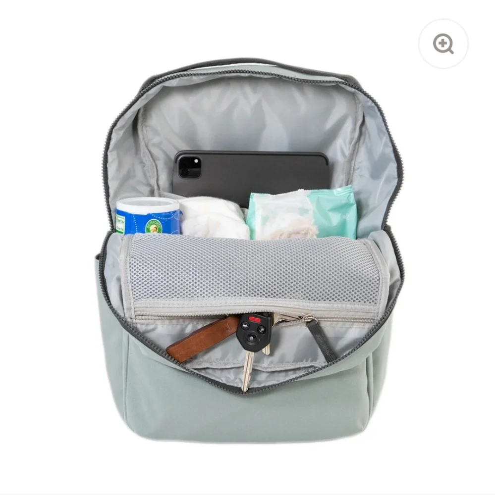 Red Rovr Roo Diaper Backpack - Picture 9 of 10